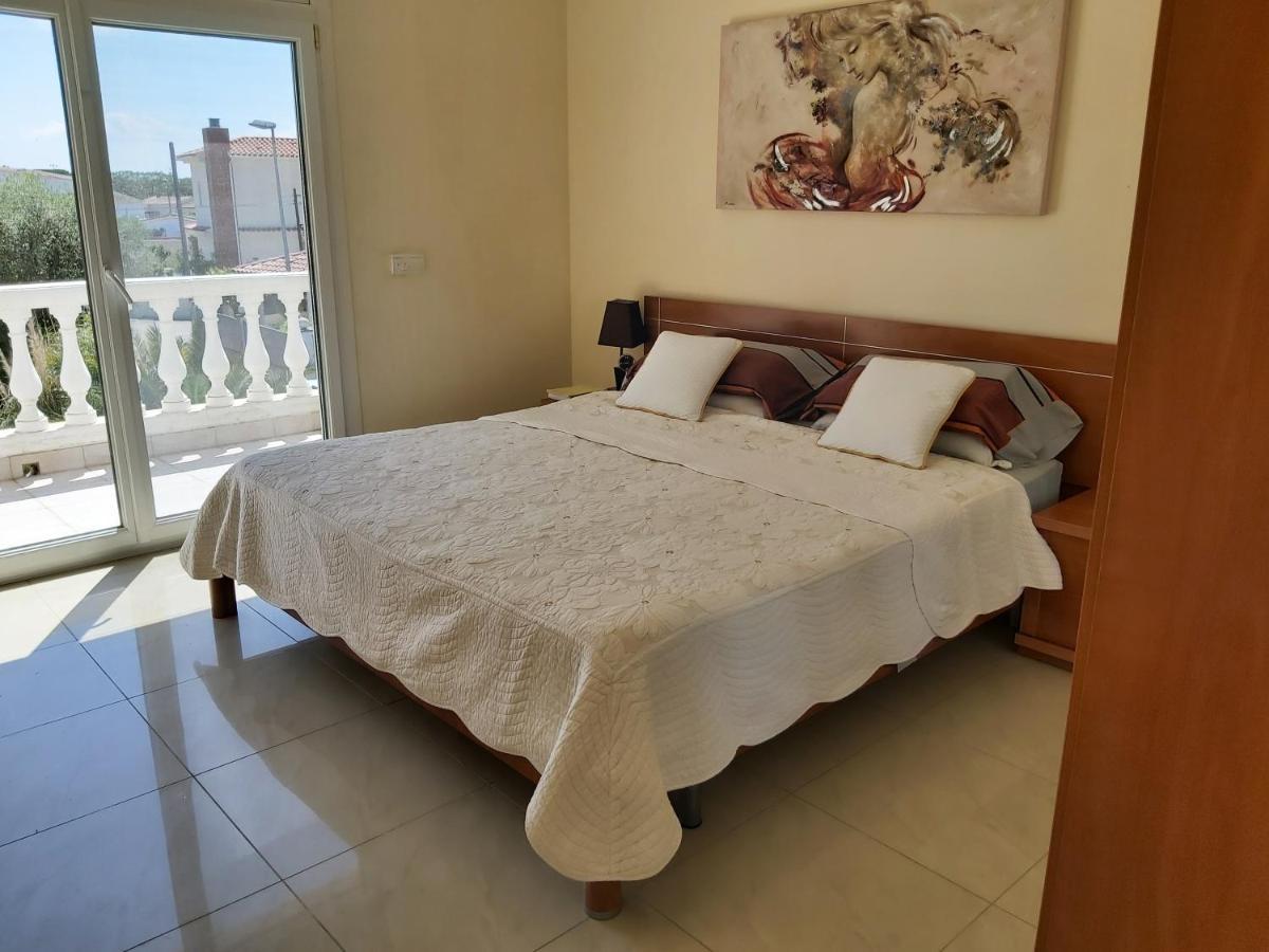 Casa Amb Piscina Privada Villa Empuriabrava Bagian luar foto