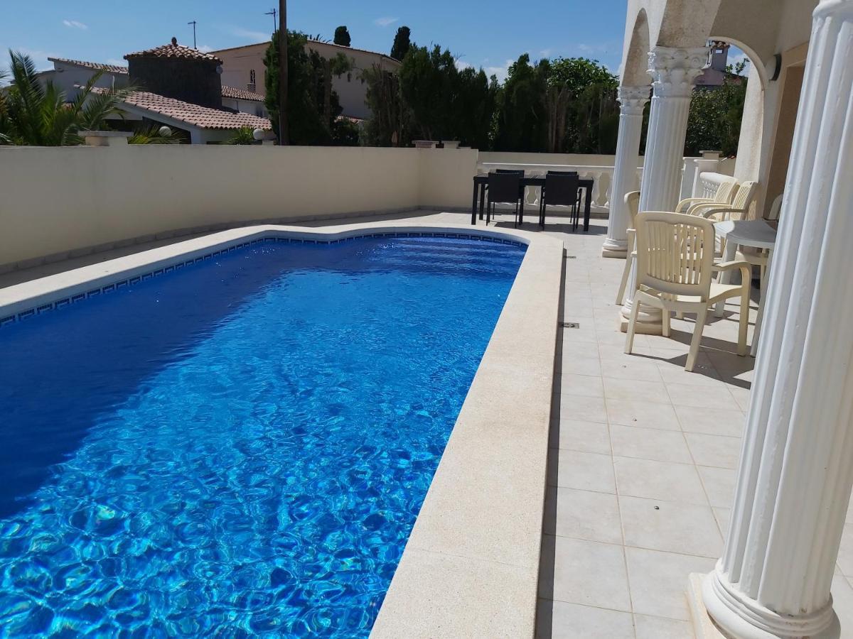 Casa Amb Piscina Privada Villa Empuriabrava Bagian luar foto